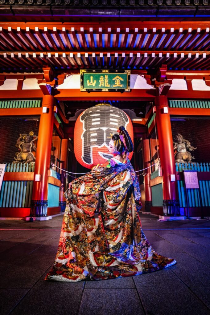 画像に alt 属性が指定されていません。ファイル名: %E6%B5%85%E8%8D%89%E9%9B%B7%E9%96%80-%E8%8A%B1%E9%AD%81%E8%A6%8B%E8%BF%94%E3%82%8A-681x1024.jpeg